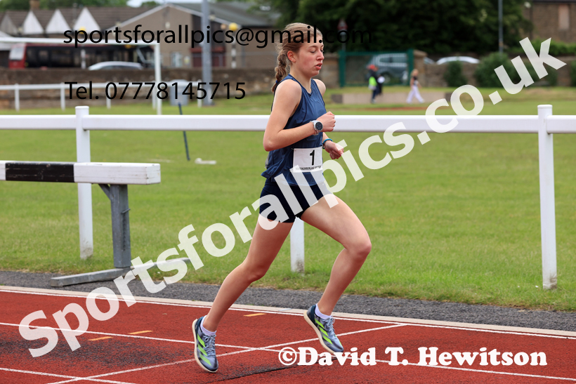 Middle Distance, 2026 Northumberland Schools Track and Field, Wentworth, Hexhan. Photo: David T. Hewitson/Sports for All Pics
